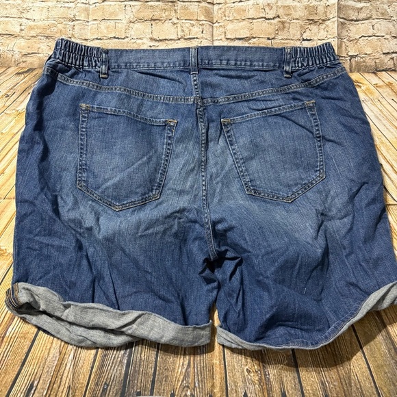 Eddie Bauer Blue Denim Jean Stretch Waist Cuffed Shorts - Picture 2 of 5